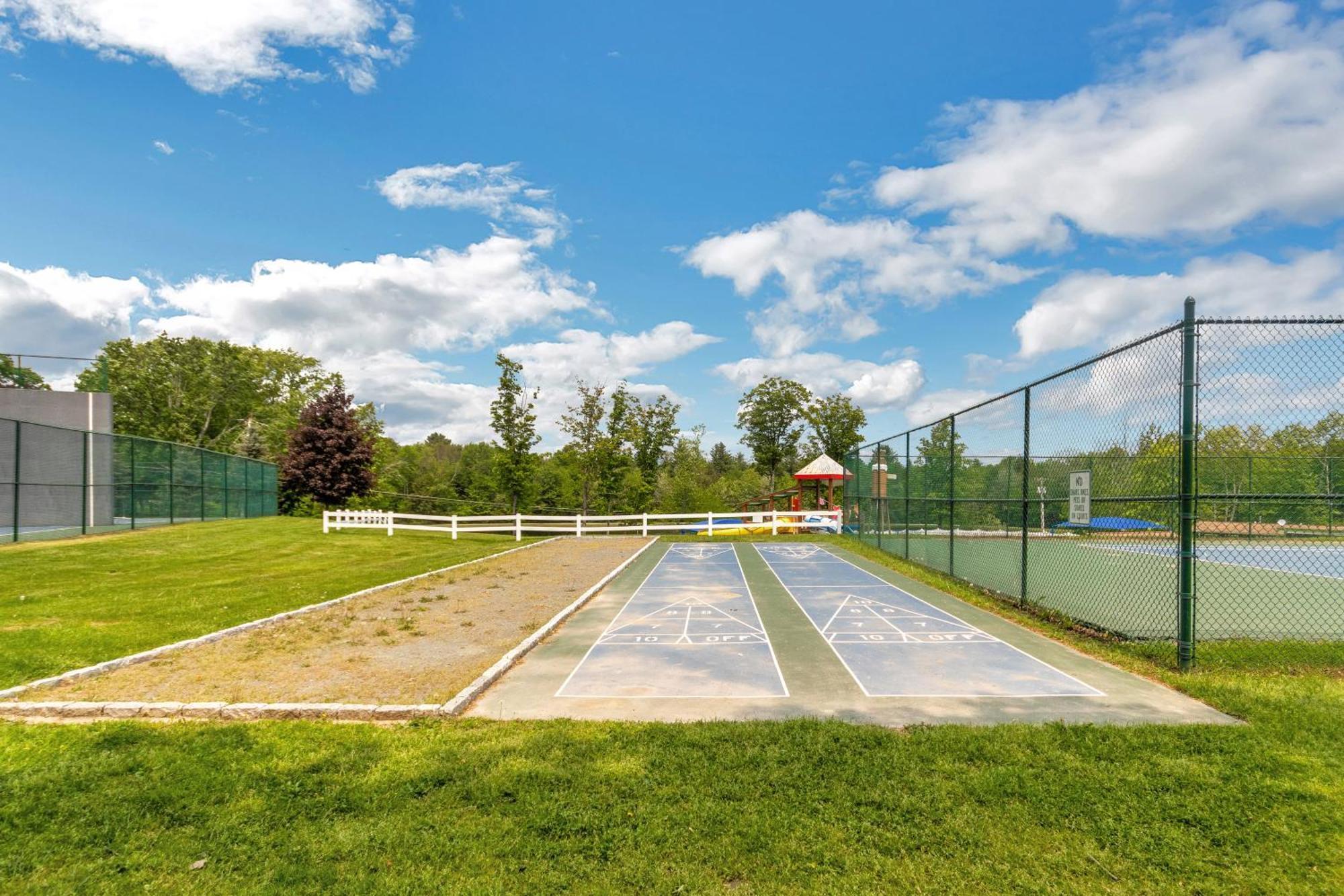 Villa Jellystone Park Birchwood Acres Greenfield Park Esterno foto